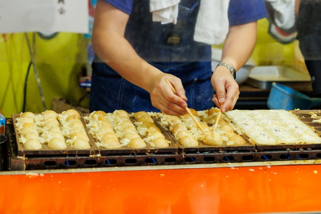 駅前のたこ焼き屋台　月に700万円売り上げるボロ儲けのからくり