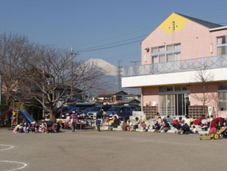 「さくら保育園事件」保育士３人逮捕の衝撃　昔の教師が生徒を殴りまくった実態